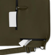 Shop Bentley Kaki Sac hobo matelassé convertible Cargo in Canada at only $69.99 9th look