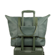Shop Bentley Vert olive Ensemble de voyage 4 pièces Tracker Milan in Canada at only $244.99 13th look