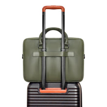 Shop Bentley Kaki Porte-documents mince en cuir Champs Onyx in Canada at only $149.99 7th look