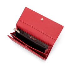 Shop Bentley Rouge Portefeuille extensible à trois volets Champs Iconic in Canada at only $34.99 7th look
