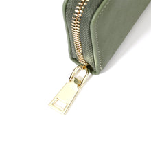 Shop Bentley Vert Portefeuille compact Champs Iconic in Canada at only $29.99 9th look