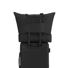 Shop Bentley Black Ensemble de voyage 4 pièces Tracker Milan in Canada at only $244.99 9th look
