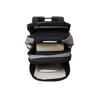 
                    Shop Bentley Noir et gris Sac à dos Tracker à 3 compartiments in Canada at only $59.99 7th look
                  