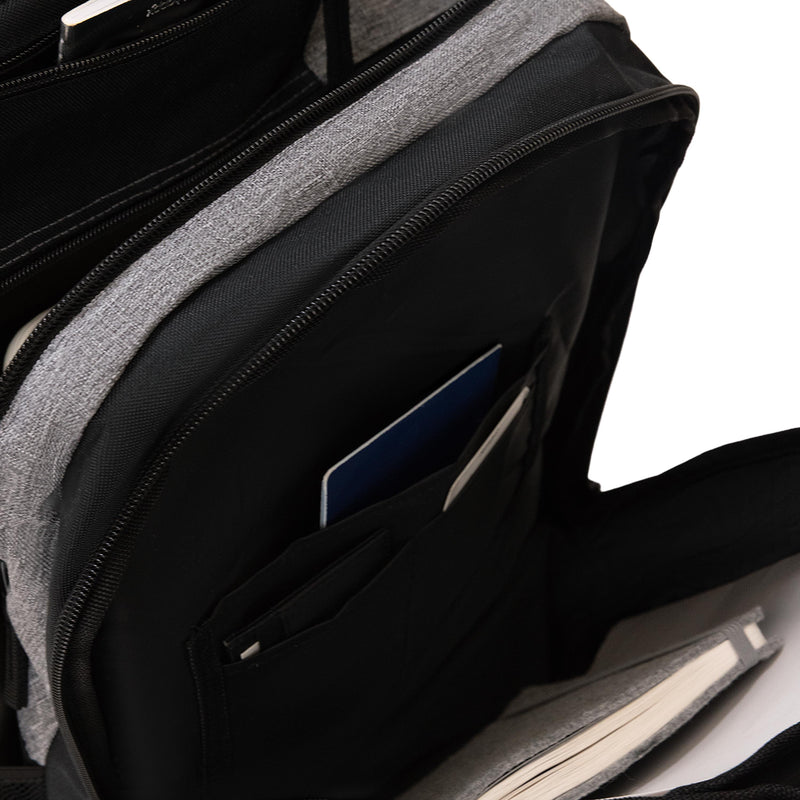 
        Shop Bentley Noir et gris Sac à dos Tracker à 3 compartiments in Canada at only $59.99 8th look
      