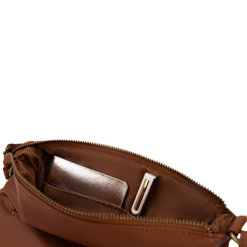 
        Shop Bentley Cognac Sac à bandoulière Cargo Basic in Canada at only $49.99 9th look
      