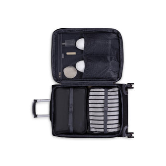
                    Shop Bentley Gris Valise de soute moyenne Air Canada Fusion in Canada at only $199.99 16th look
                  