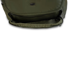 
                    Shop Bentley Kaki Sac à dos à rabat matelassé Cargo in Canada at only $59.99 8th look
                  