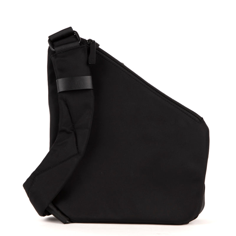 
        Shop Bentley Noir Sac à bandoulière RFID en nylon Tracker Basic in Canada at only $44.99 7th look
      
