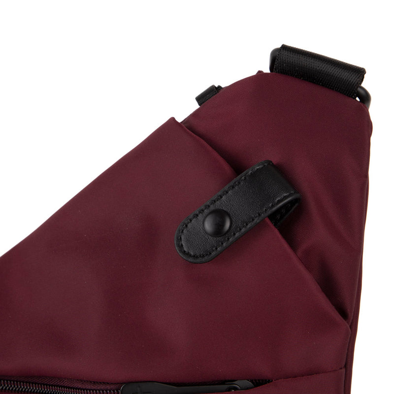 
        Shop Bentley Bourgogne Sac à bandoulière RFID en nylon Tracker Basic in Canada at only $44.99 15th look
      