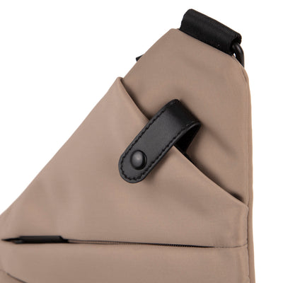 Shop Bentley Taupe Sac à bandoulière RFID en nylon Tracker Basic in Canada at only $44.99 4th look