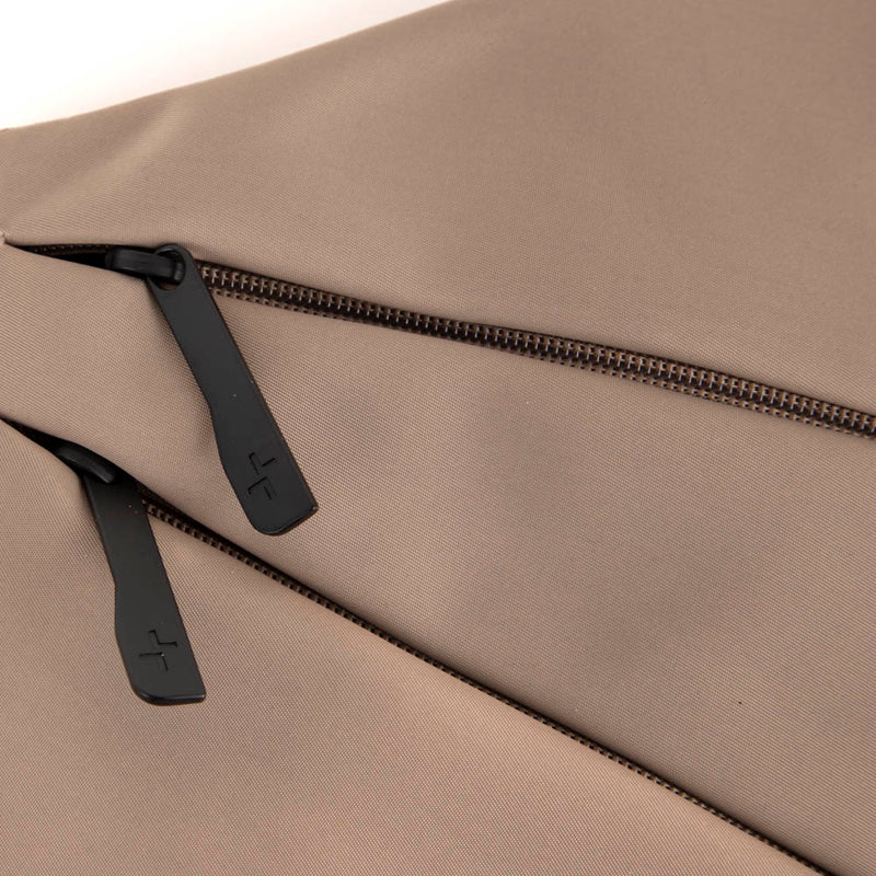 
        Shop Bentley Taupe Sac à bandoulière RFID en nylon Tracker Basic in Canada at only $44.99 5th look
      