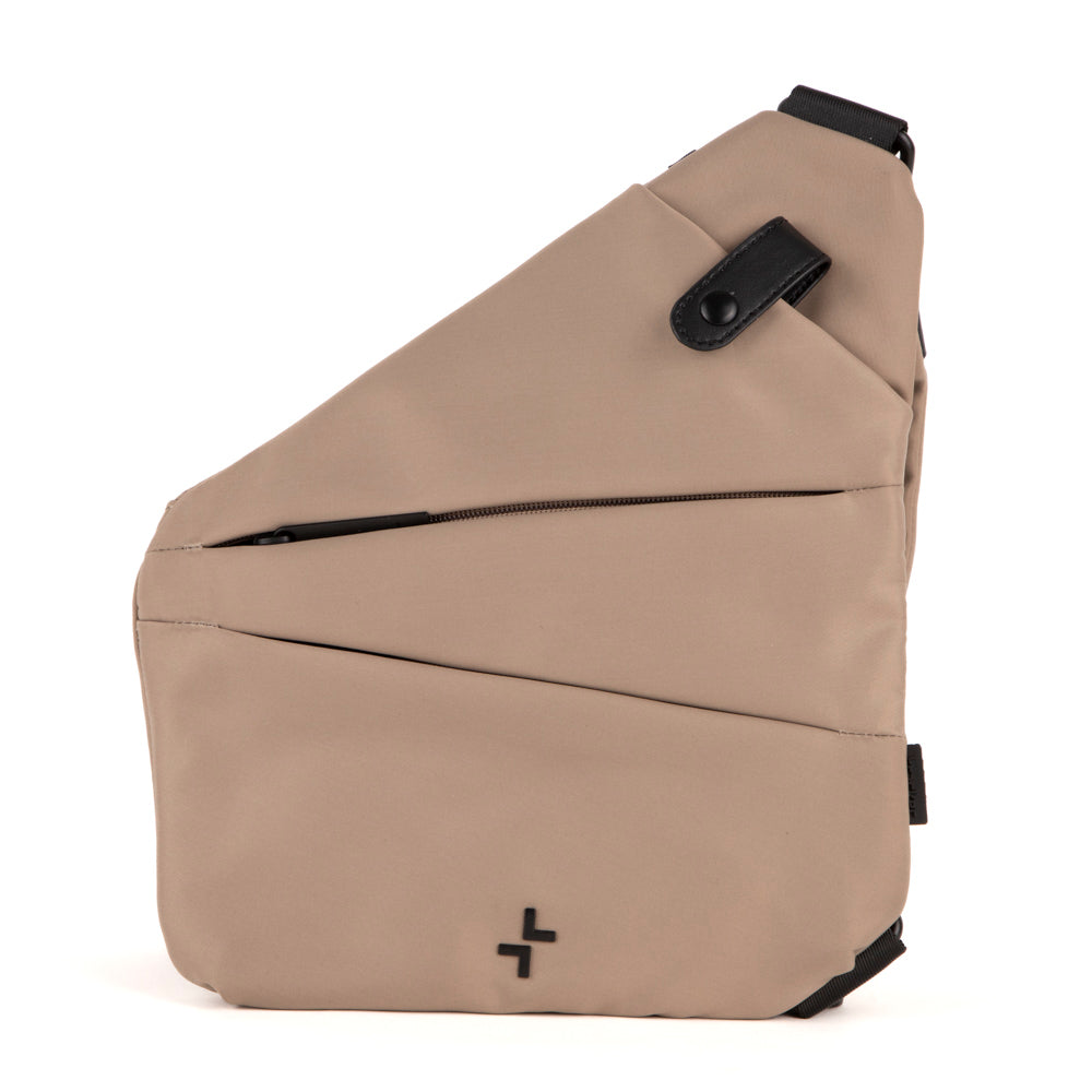 
          Shop Bentley Taupe Sac à bandoulière RFID en nylon Tracker Basic in Canada at only $44.99 st look
        