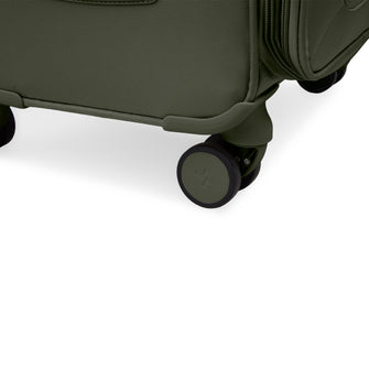 
                    Shop Bentley Dusty Pink Valise moyenne souple Tracker Verona in Canada at only $199.99 3rd look
                  