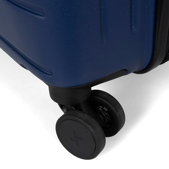 
                    Shop Bentley Bleu marine Valise moyenne rigide Tracker Legend in Canada at only $109.99 6th look
                  