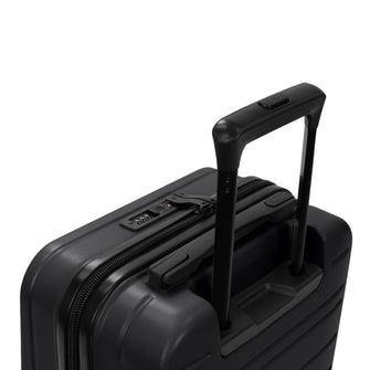 
                    Shop Bentley Noir Ensemble de 3 valises Tracker Legend in Canada at only $324.97 8th look
                  