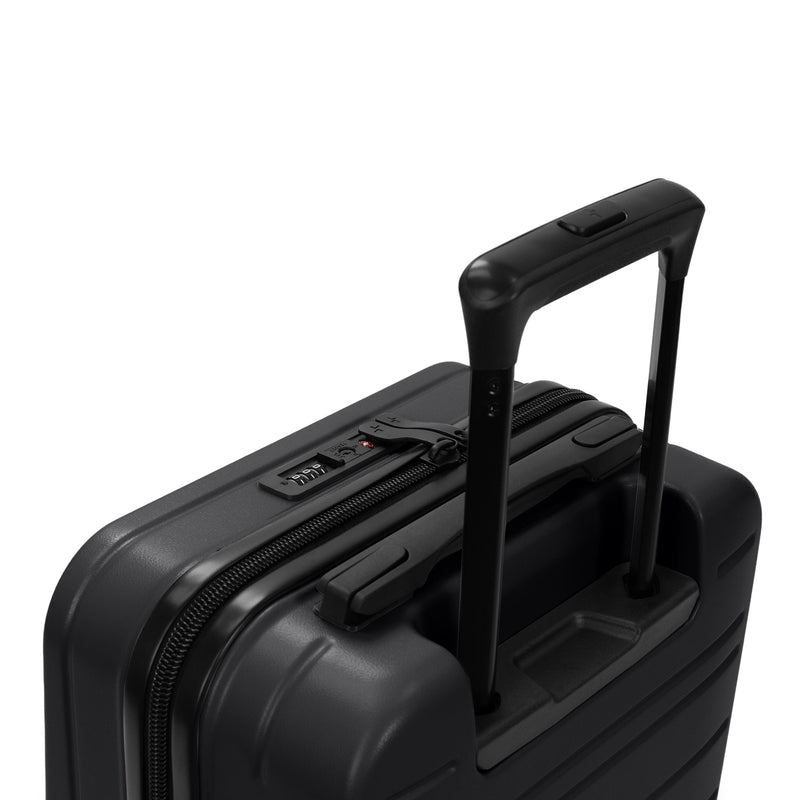 
        Shop Bentley Noir Ensemble de 3 valises Tracker Legend in Canada at only $324.97 8th look
      