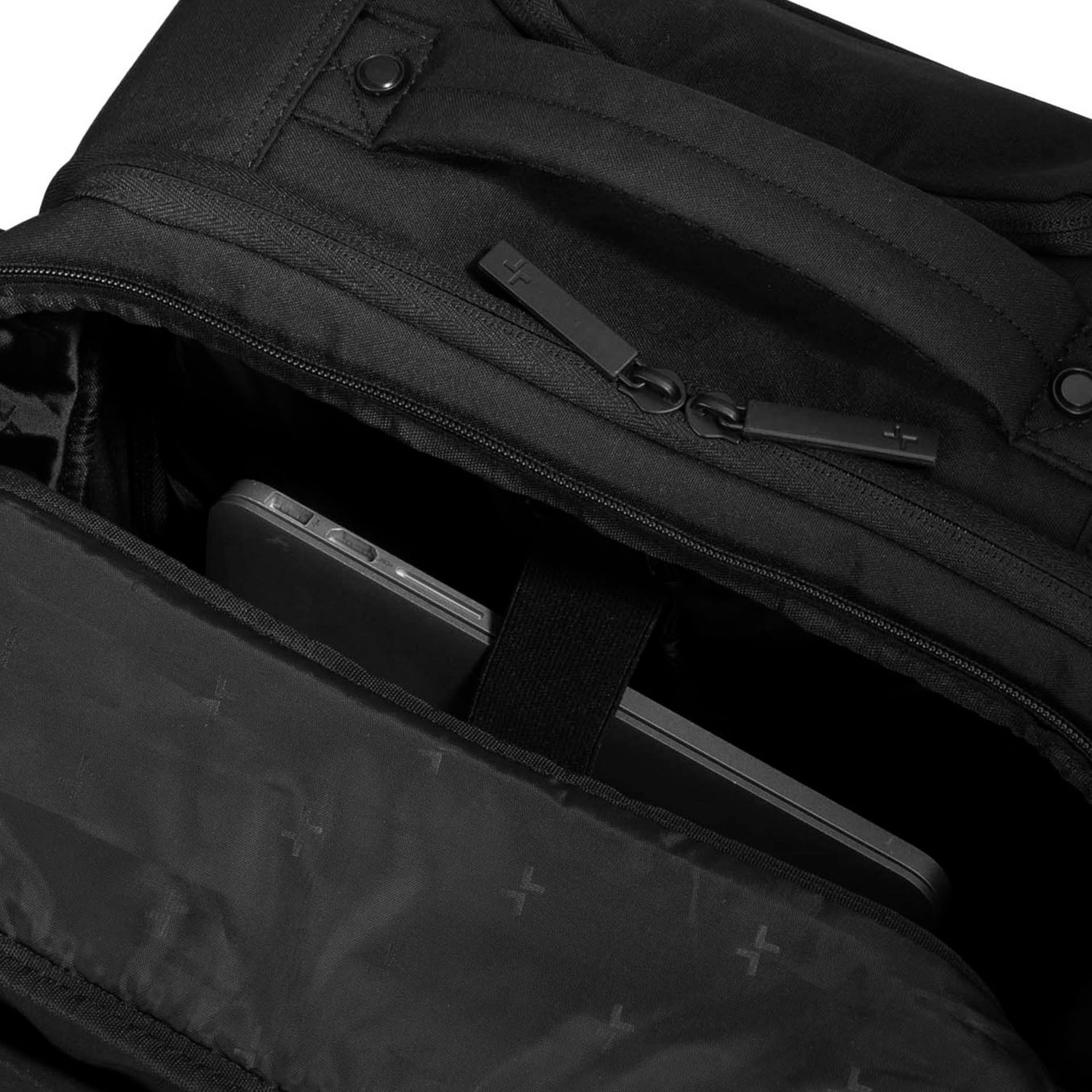 The 5 Continents Duffle Bag on Wheels -  - 

        Tracker
      
