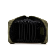 
                    Shop Bentley Dark Green Portefeuille RFID à glissière Riona Soho in Canada at only $24.99 3rd look
                  