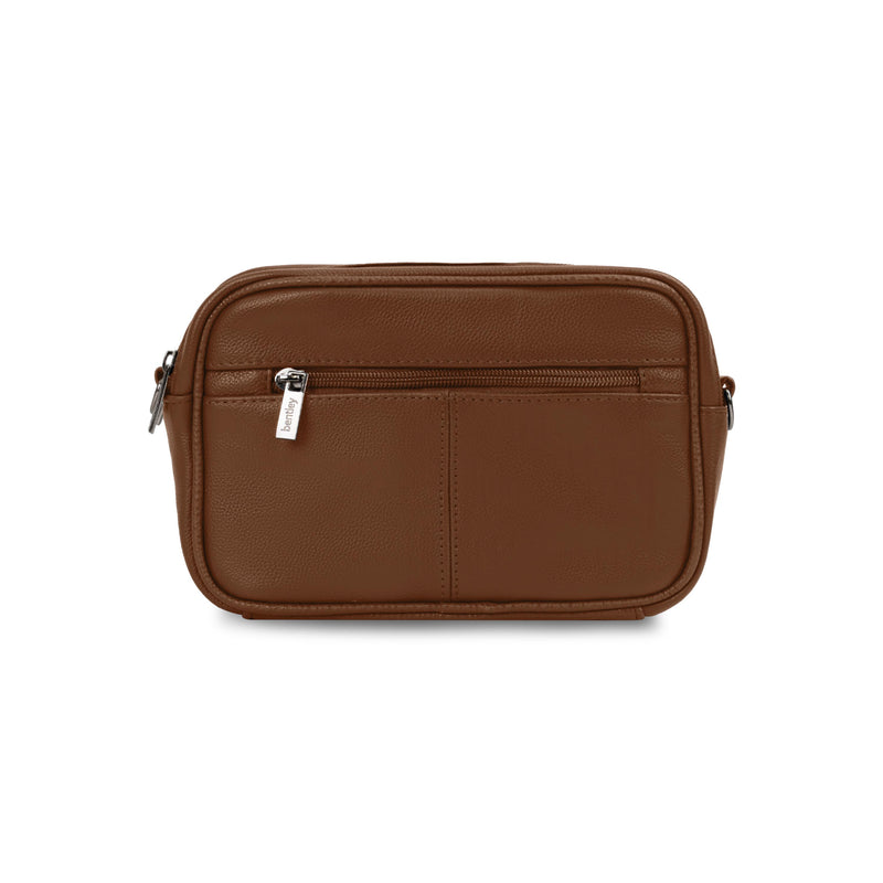 
        Shop Bentley Cognac ac pour appareil photo RFID Bentley Mini Essentials in Canada at only $29.99 9th look
      
