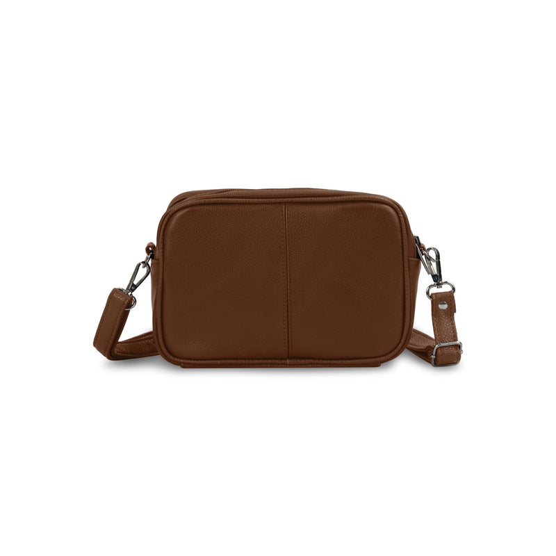 
        Shop Bentley Cognac ac pour appareil photo RFID Bentley Mini Essentials in Canada at only $29.99 11th look
      