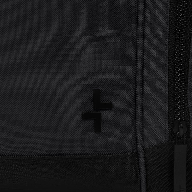 
        Shop Bentley Noir Sac de voyage Tracker Everyday in Canada at only $59.99 37th look
      