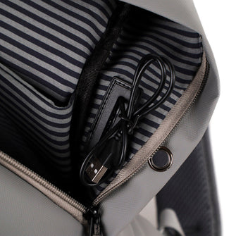 
                    Shop Bentley Gris clair Sac à dos Tracker Next Gen in Canada at only $41.99 7th look
                  