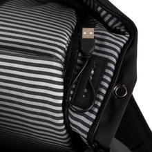 
                    Shop Bentley Noir Sac à dos Tracker Next Gen in Canada at only $41.99 6th look
                  