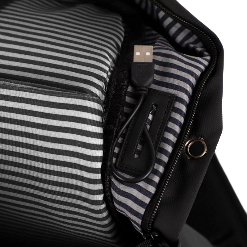 
        Shop Bentley Noir Sac à dos Tracker Next Gen in Canada at only $41.99 15th look
      