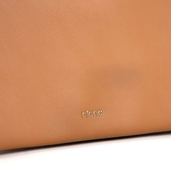 
                    Shop Bentley Cognac Sac à bandoulière Riona 3 compartiments in Canada at only $69.99 6th look
                  