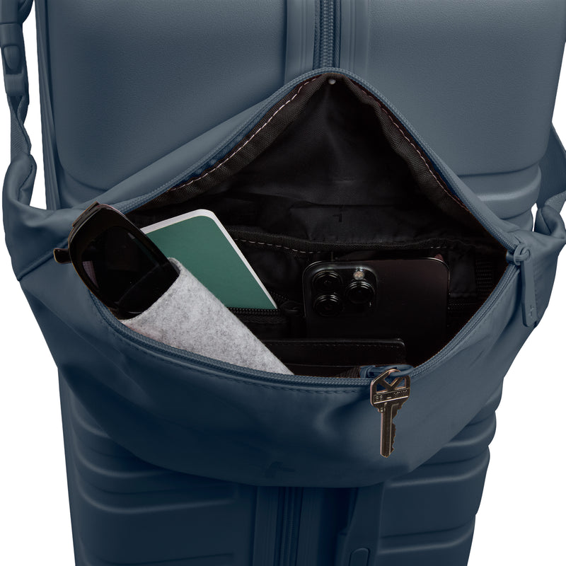 
        Shop Bentley Navy Tracker Milan 4 piece in Canada at only $344.99 33rd look
      
