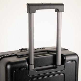 
                    Shop Bentley Noir Valise de cabine hybride Tracker Pro in Canada at only $125.99 7th look
                  