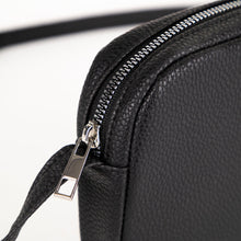 
                    Shop Bentley Noir Mini sac à bandoulière Bentley Classic in Canada at only $17.49 3rd look
                  