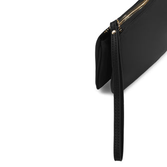
                    Shop Bentley Noir Portefeuille à dragonne Tracker in Canada at only $34.99 8th look
                  