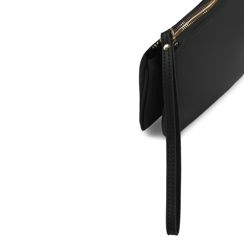 
        Shop Bentley Noir Portefeuille à dragonne Tracker in Canada at only $34.99 8th look
      