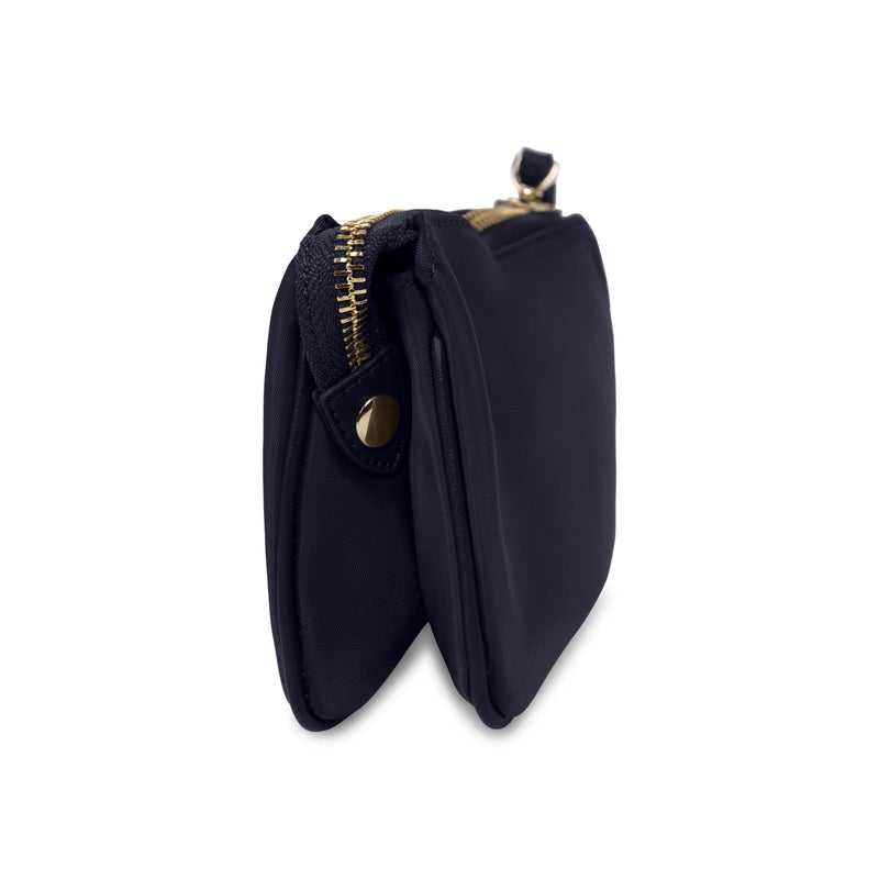 
        Shop Bentley Bleu marine Portefeuille à dragonne Tracker in Canada at only $34.99 27th look
      