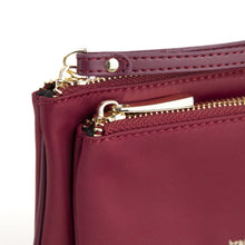 
                    Shop Bentley Rouge foncé Portefeuille à dragonne avec rabat Tracker Luxelite in Canada at only $20.99 5th look
                  