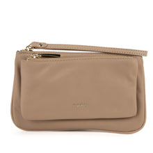 
                    Shop Bentley Beige Portefeuille à dragonne avec rabat Tracker Luxelite in Canada at only $20.99 1st look
                  