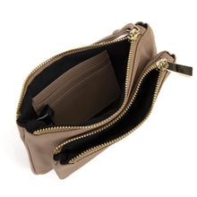 
                    Shop Bentley Beige Portefeuille à dragonne avec rabat Tracker Luxelite in Canada at only $20.99 6th look
                  