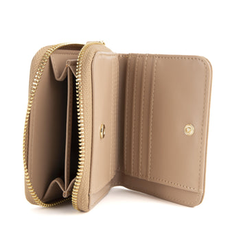 
                    Shop Bentley Beige Portefeuille à fermeture à glissière LuxeLite Tracker in Canada at only $20.99 4th look
                  