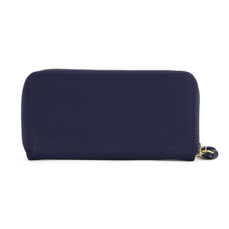 
        Shop Bentley Navy Tracker LuxeLite Wallet in Canada at only $20.99 12th look
      