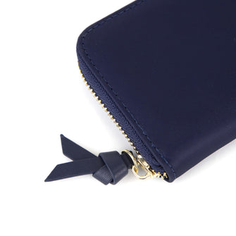 
                    Shop Bentley Bleu marine Portefeuille LuxeLite Tracker in Canada at only $20.99 3rd look
                  