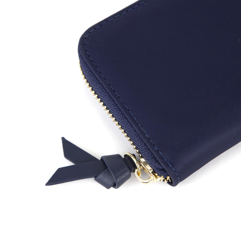 
        Shop Bentley Navy Tracker LuxeLite Wallet in Canada at only $20.99 13th look
      