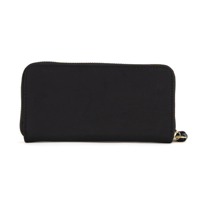 
        Shop Bentley Black Tracker LuxeLite Wallet in Canada at only $20.99 18th look
      