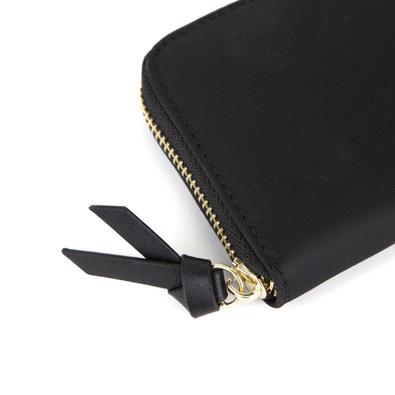 
        Shop Bentley Black Tracker LuxeLite Wallet in Canada at only $20.99 19th look
      