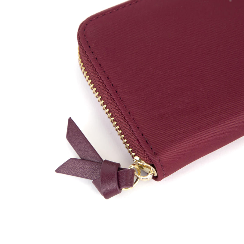 
        Shop Bentley Dark Red Tracker LuxeLite Wallet in Canada at only $20.99 3rd look
      