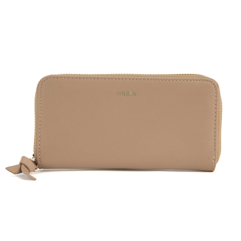 
        Shop Bentley Beige Tracker LuxeLite Wallet in Canada at only $20.99 6th look
      