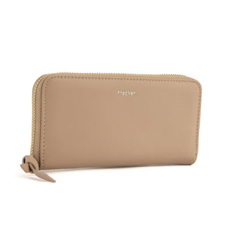 
                    Shop Bentley Beige Portefeuille LuxeLite Tracker in Canada at only $20.99 5th look
                  