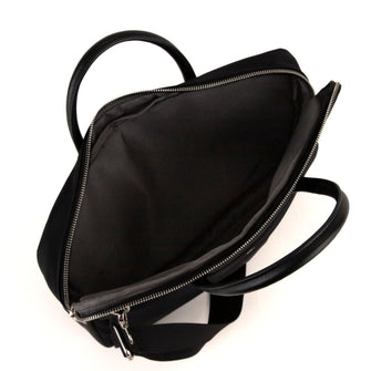 
                    Shop Bentley Noir Mallette d’affaires mince Tracker Isabella in Canada at only $69.99 6th look
                  