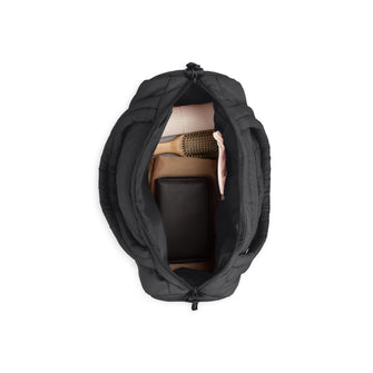 
                    Shop Bentley Noir Fourre-tout matelassé Bugatti Downtown Essentials in Canada at only $49.99 6th look
                  