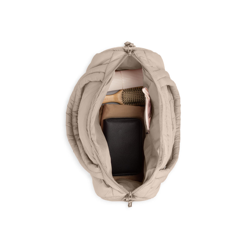 
        Shop Bentley MTaupe Bugatti Downtown Essentials Tote in Canada at only $49.99 12th look
      
